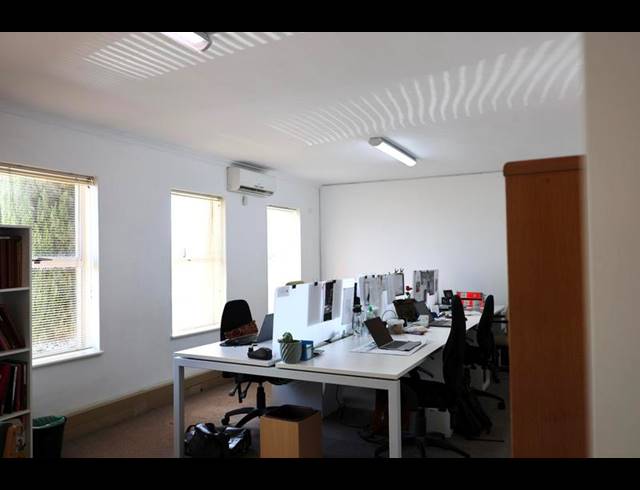 BUSINESS PROPERTY TO RENT IN VREDEHOEK